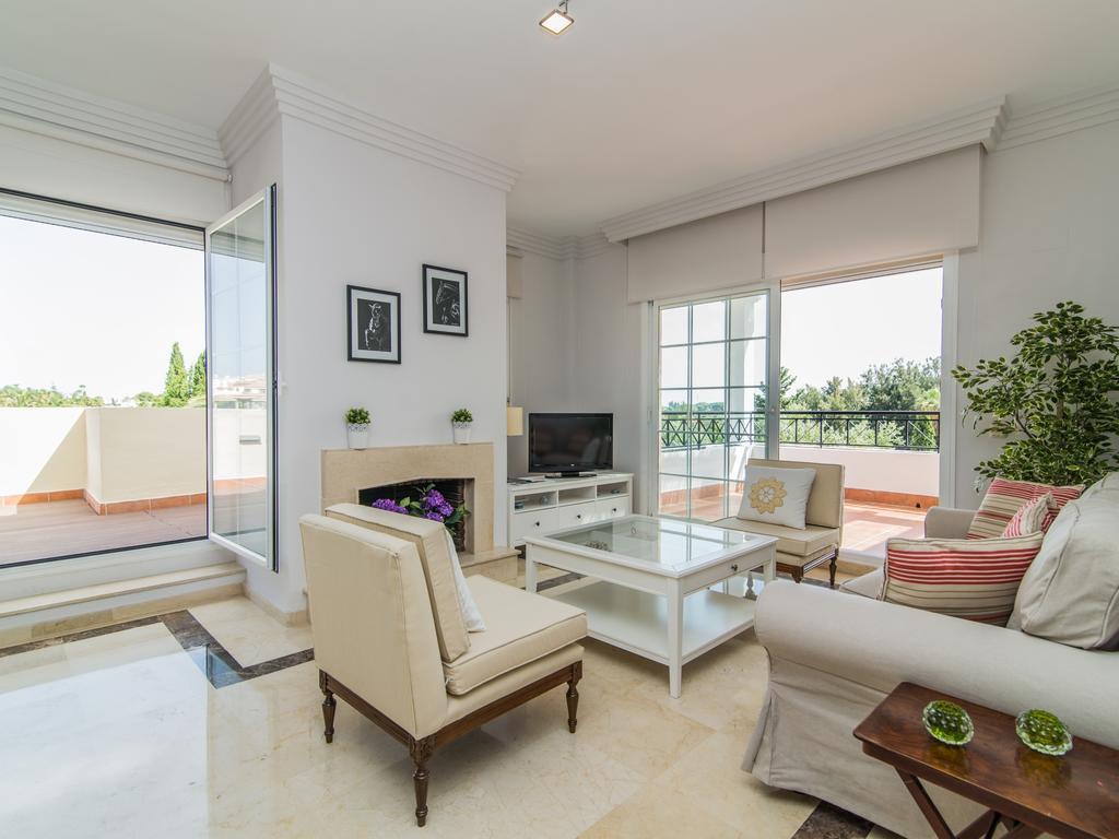 River Garden Spacious Penthouse *