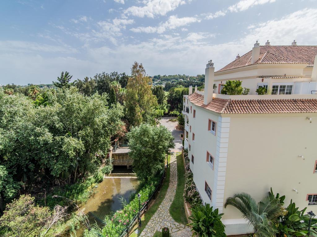 River Garden Spacious Penthouse Apartment